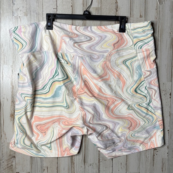Old Navy High Waisted Powersoft Biker 6"  Plus Size 4X Pastel Swirl Shorts - Picture 7 of 12